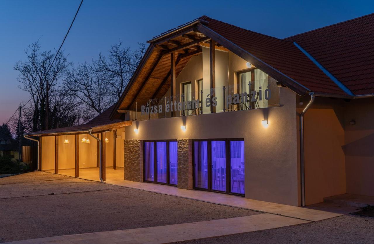 페치 Rozsa Etterem & Panzio B&B 외부 사진