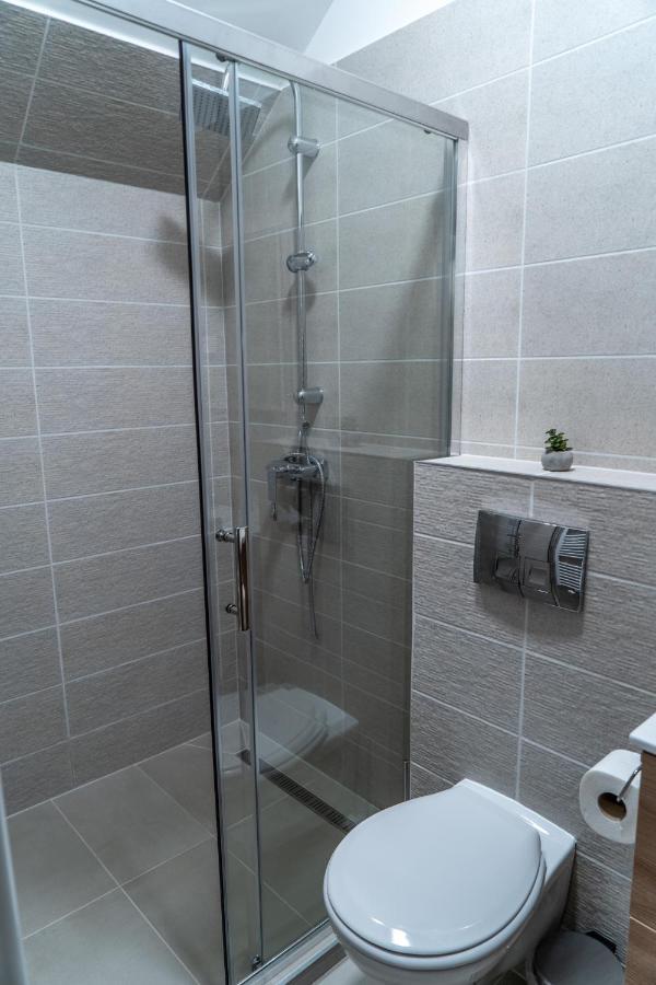 페치 Rozsa Etterem & Panzio B&B 외부 사진