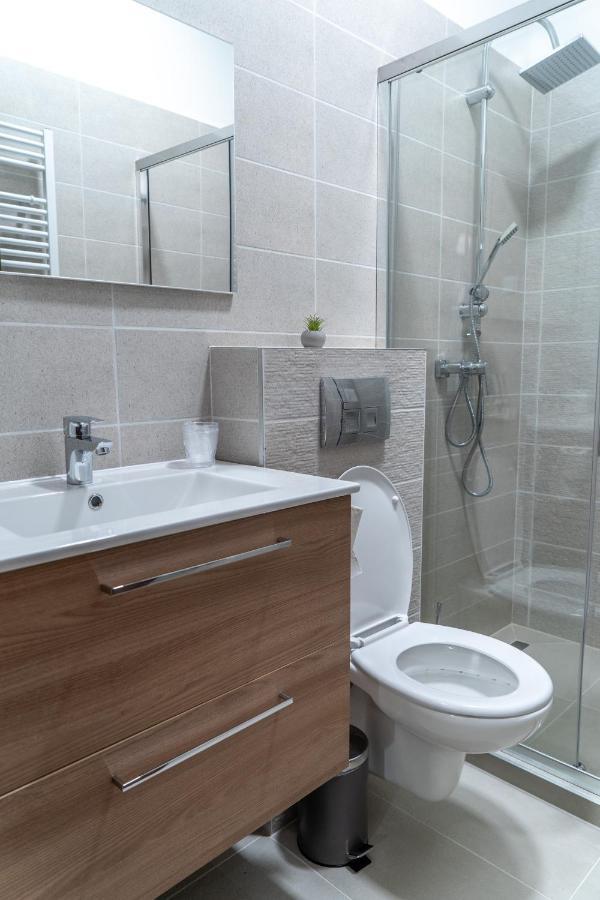 페치 Rozsa Etterem & Panzio B&B 외부 사진